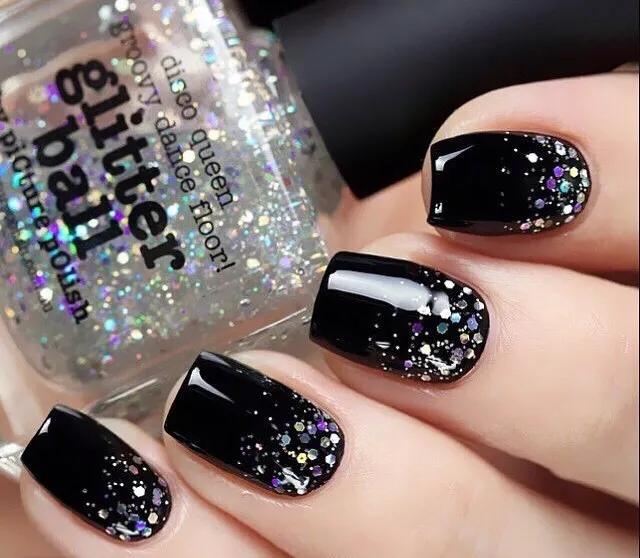 有一种颜色叫blackpink,blackpink黑色火焰美甲