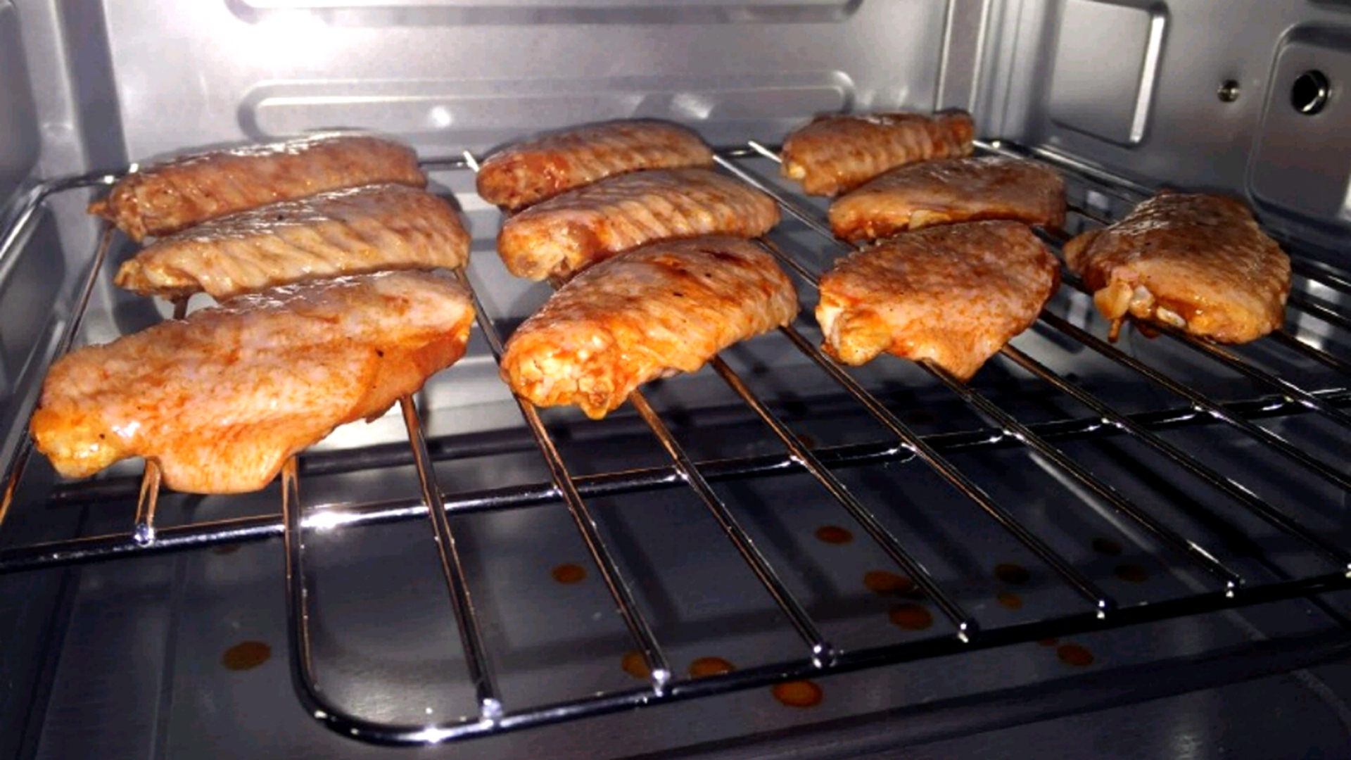 给孩子做鸡翅的视频,大人小孩都爱吃的鸡翅做法