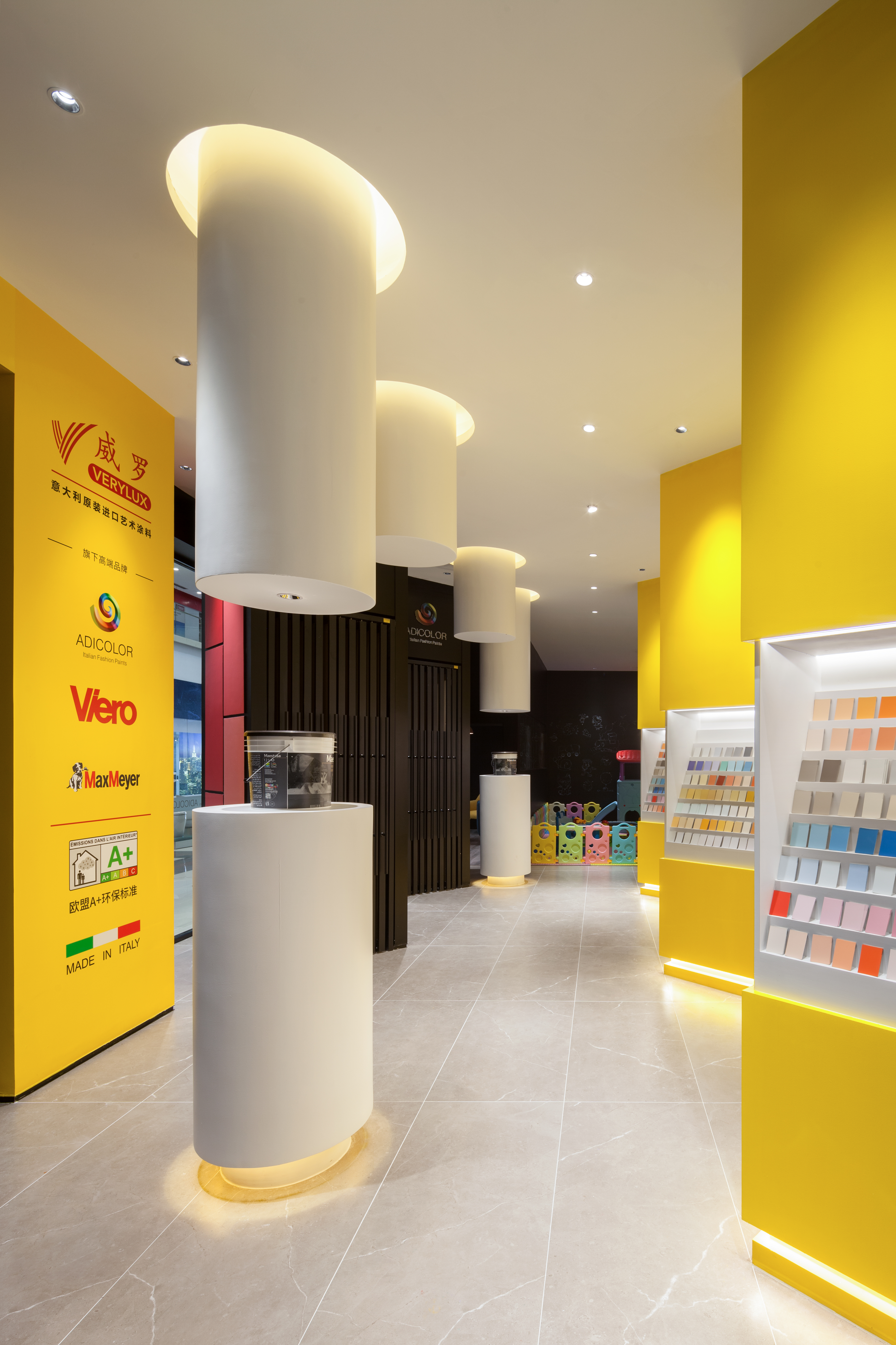 由伟壮设计高端研发中心,涂料店设计大师排名前十