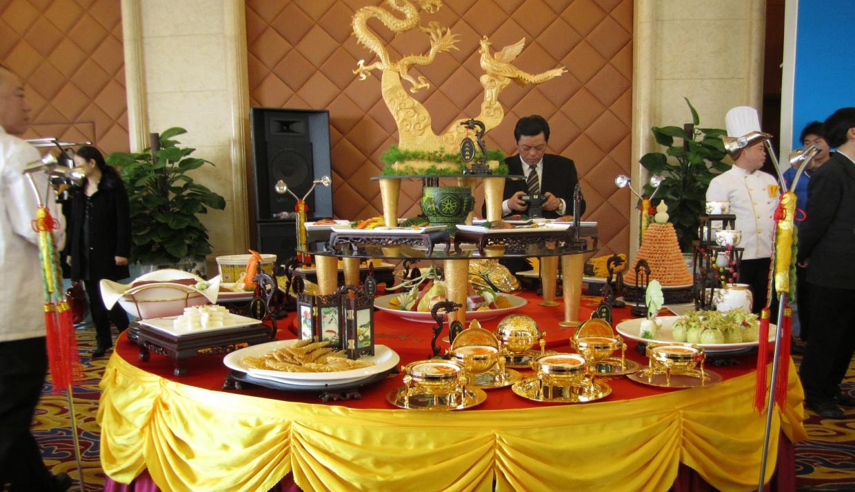 乾隆请客吃饭是哪集,乾隆百花宴