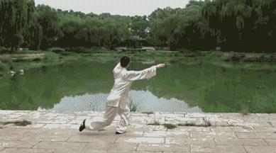 「健康游」新年运动Flag“防倒指南”