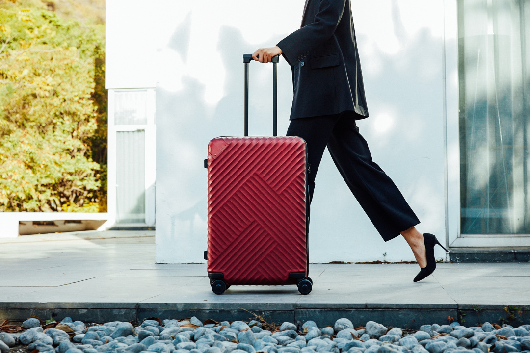 舒提啦1只旅行箱的革命，3年摔坏就换新，30米高空跌落测试合格