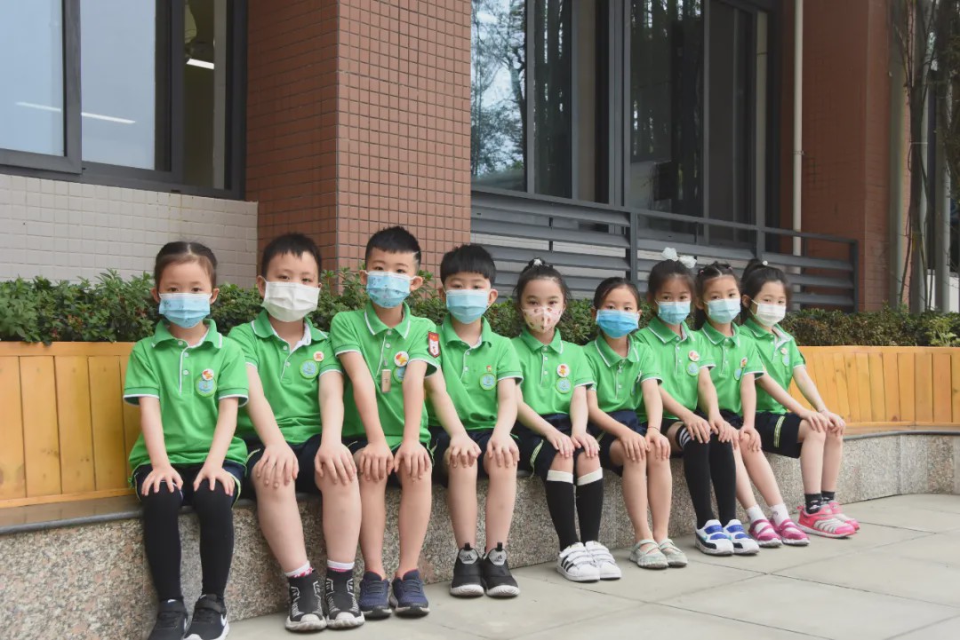 青春有你，真好！成都最美夏季校服大赏