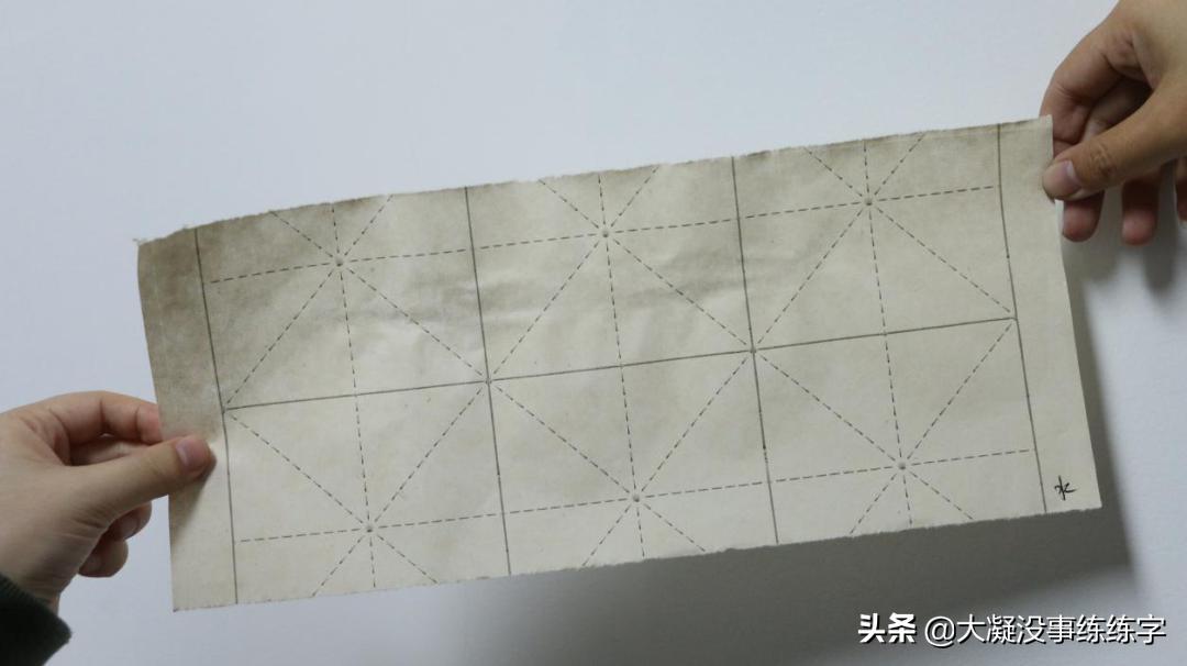 写完毛笔字的宣纸皱巴巴,写书法为什么纸会皱