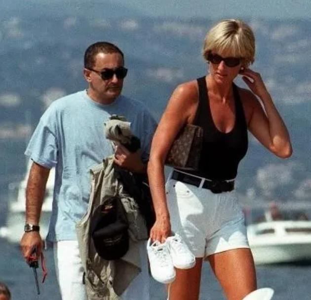 戴安娜第七个情人陪她命丧巴黎,戴安娜的最后一次婚礼