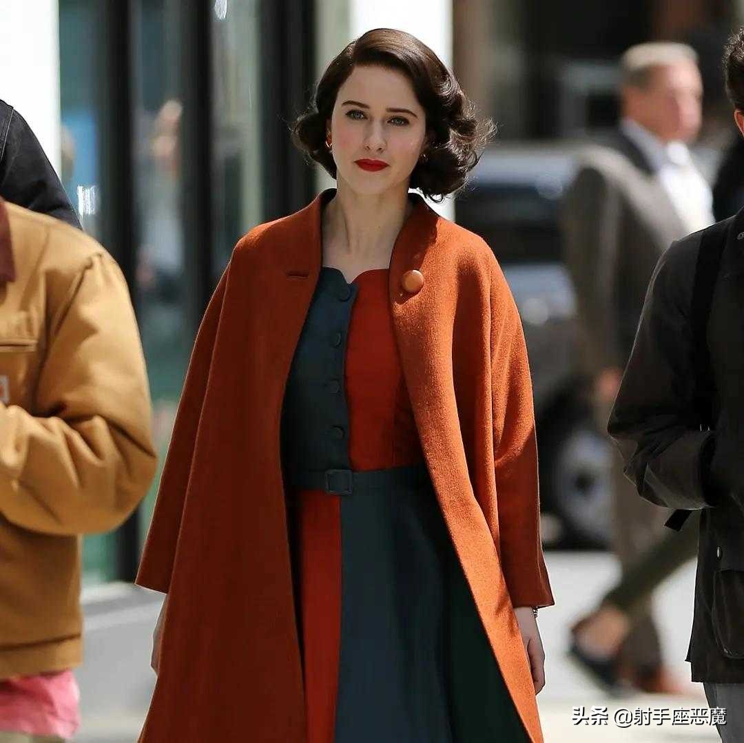 神剧回归：生活就像散场后的马戏团，总是有限温存，无限心酸