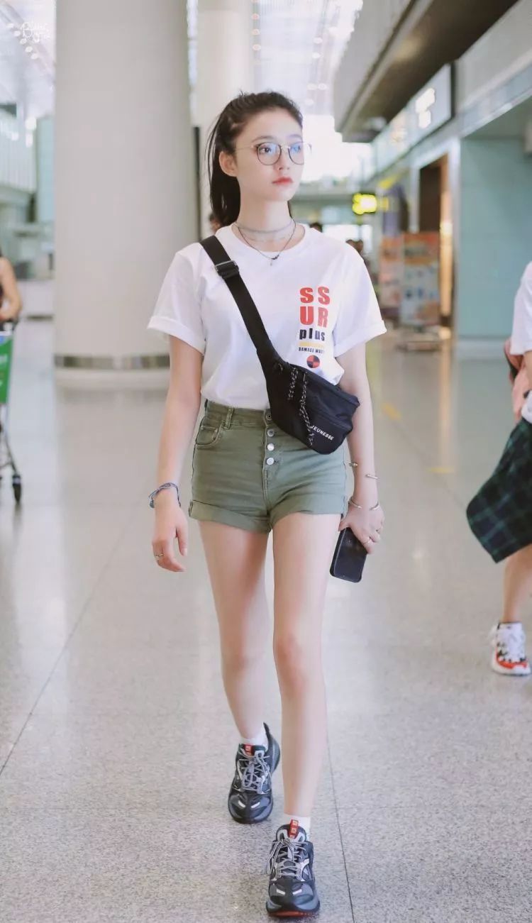 杨幂穿初恋鞋视频,杨幂潮鞋