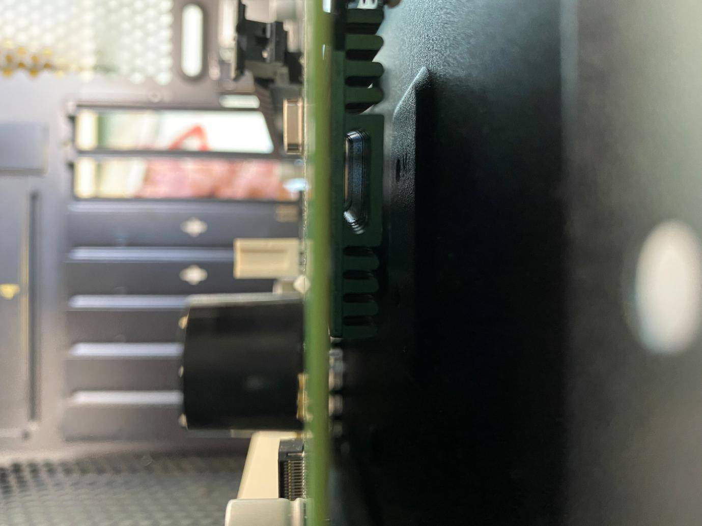 cpu安装在主板上还能拿下来吗,电脑换了主板和cpu需要重装系统吗