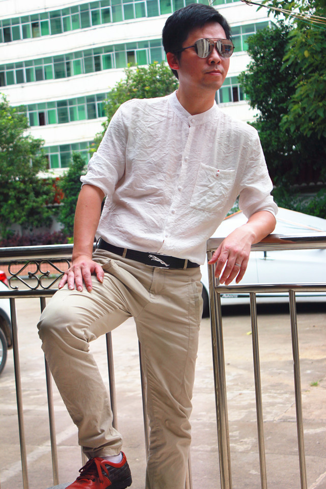 劳斯名爵内穿捷豹皮带，会让人觉得皮带与人浑然一体、相得益彰