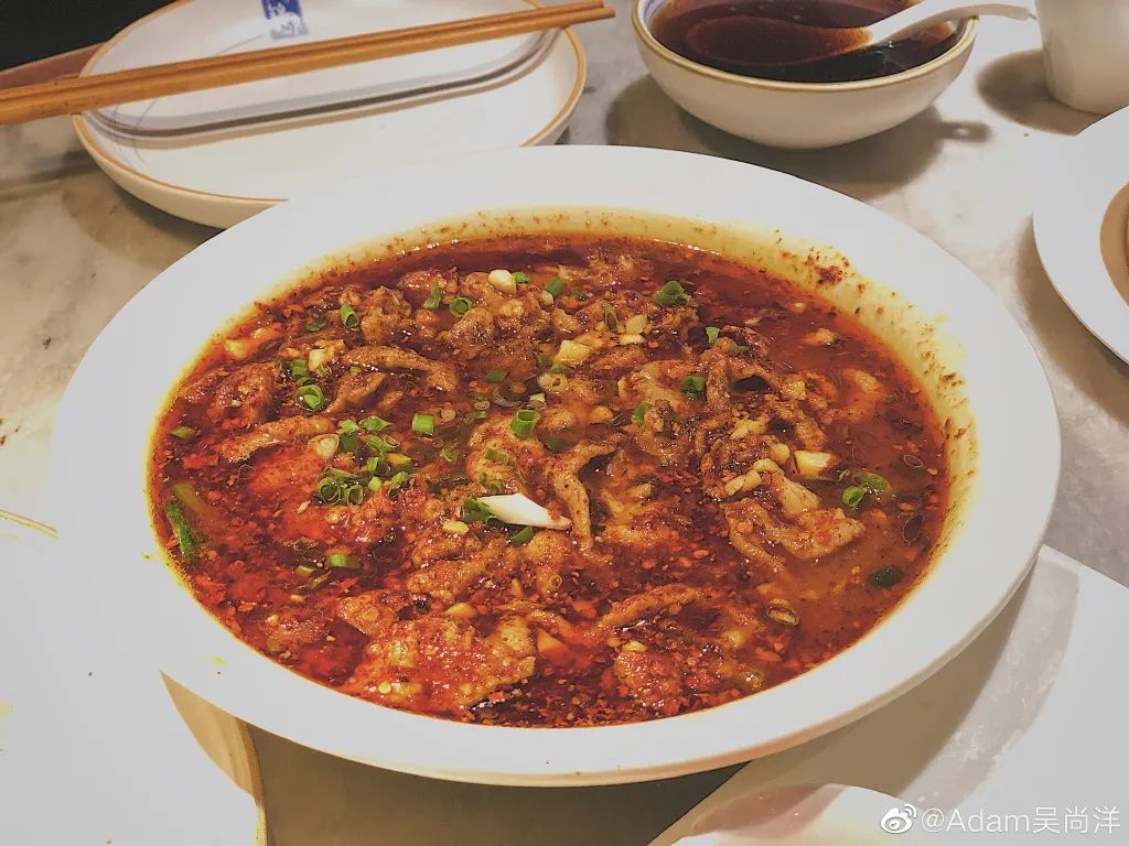 徐州第一高楼里排队不止哥老官！前5家店你可能都没吃过...