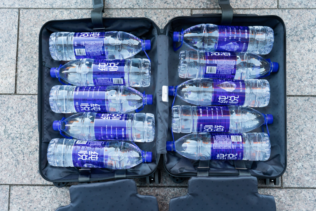 舒提啦1只旅行箱的革命，3年摔坏就换新，30米高空跌落测试合格