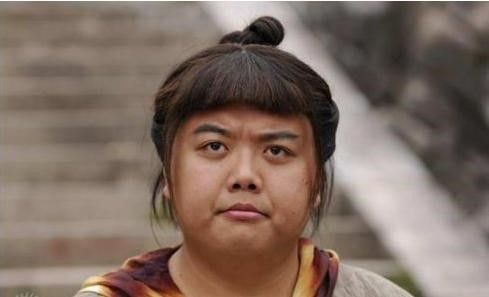 周星驰说很多人找他拍戏,周星驰当年只给他两分钟的镜头