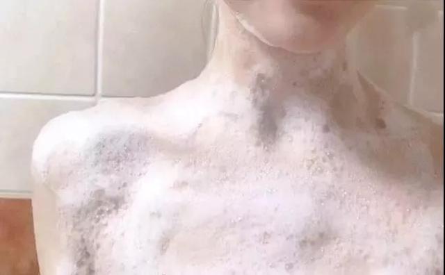 别光顾着脸白，身体皮肤也别落下。羊奶沐浴露让你肌肤嫩又白