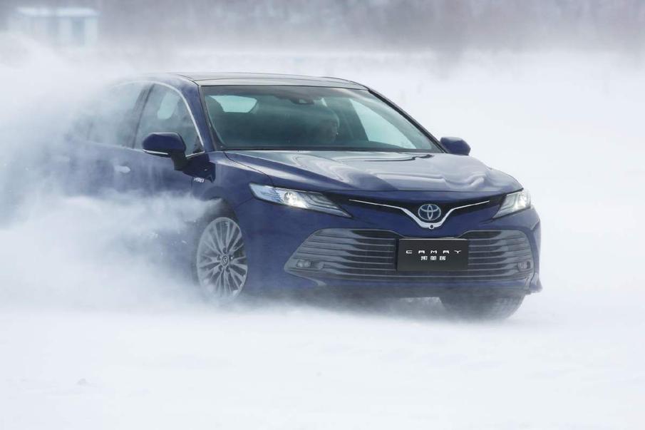 新款亚洲龙和凯美瑞哪个比较好,同级别的亚洲龙和凯美瑞对比