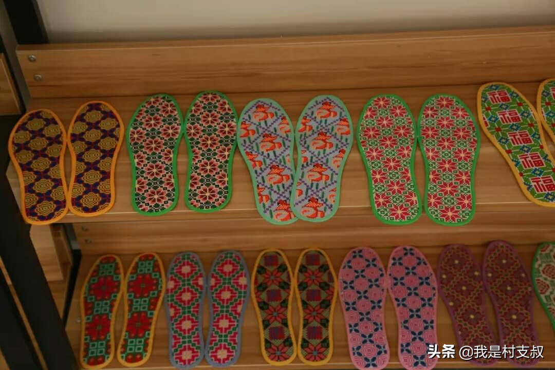 绣花鞋垫采用的是什么绣,手工鞋垫绣花自己绣带线的