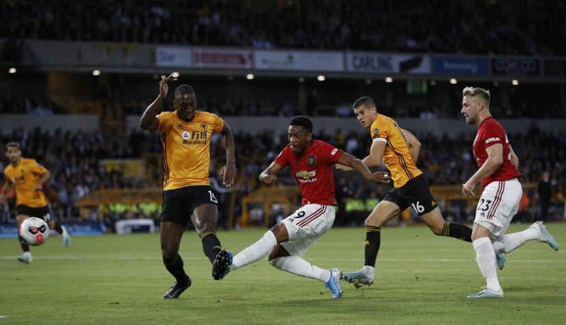 曼联1-1狼队之后找不足，前腰后腰都有软肋，这俩位置冬窗要补强