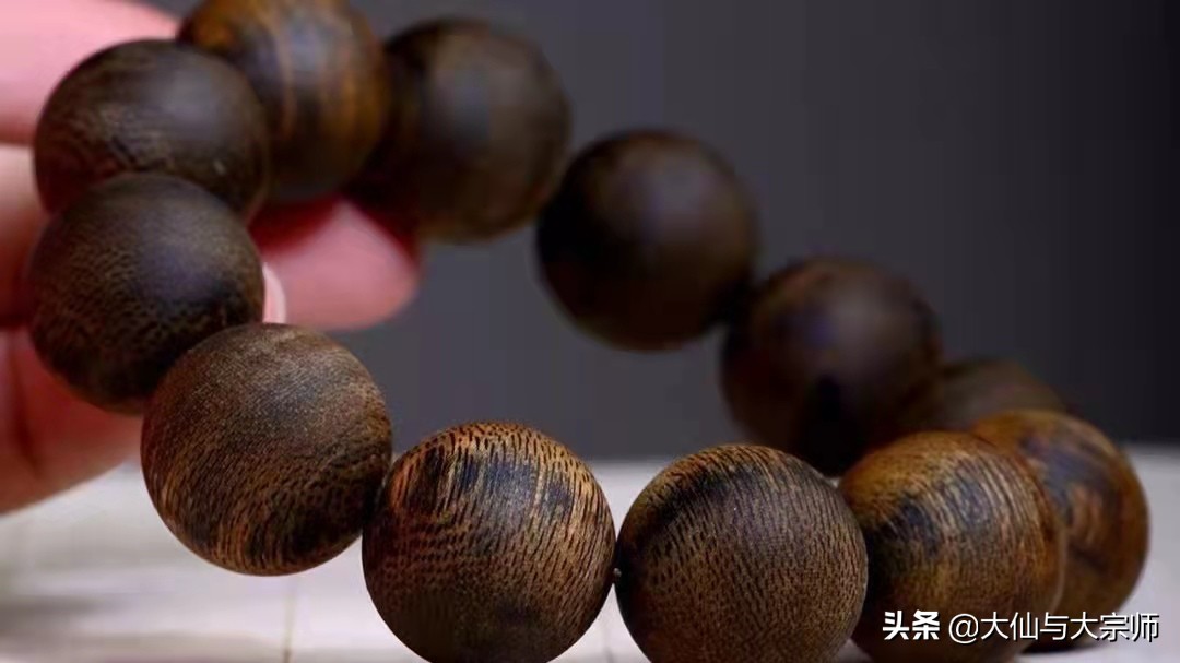 奇楠108颗手串值得珍藏吗,真正的奇楠手串价格