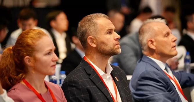 茅台虎年生肖酒6000元一瓶难求,茅台一瓶难求延至全球海外市场