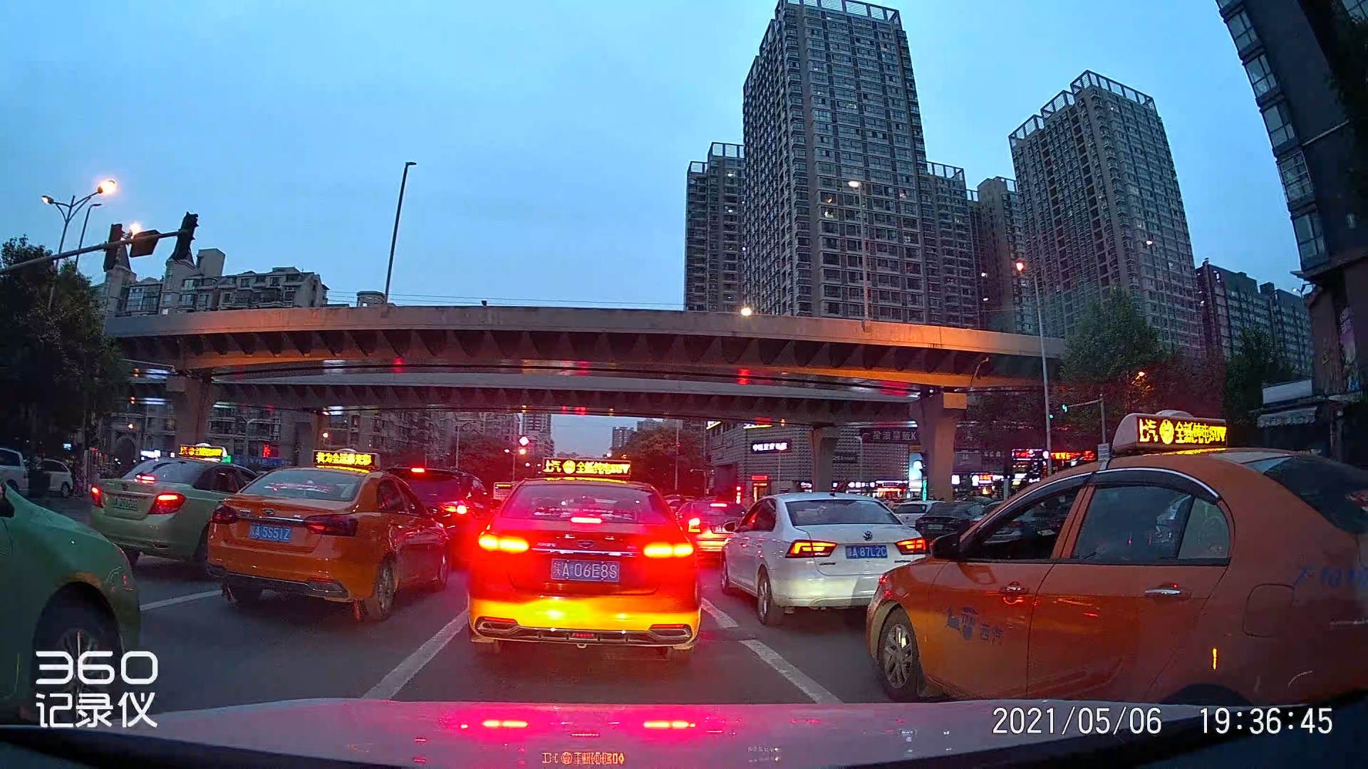 最值得购买的前后双录行车记录仪,什么品牌的全屏行车记录仪最好