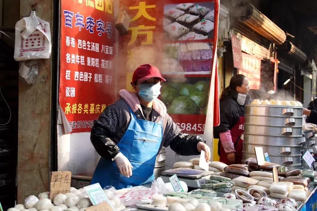 年味｜带上小拖车跟我走！这里买年货实惠好吃