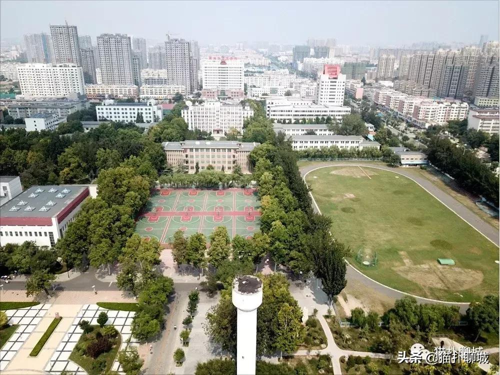 山东聊城室外篮球场,聊城篮球野球场