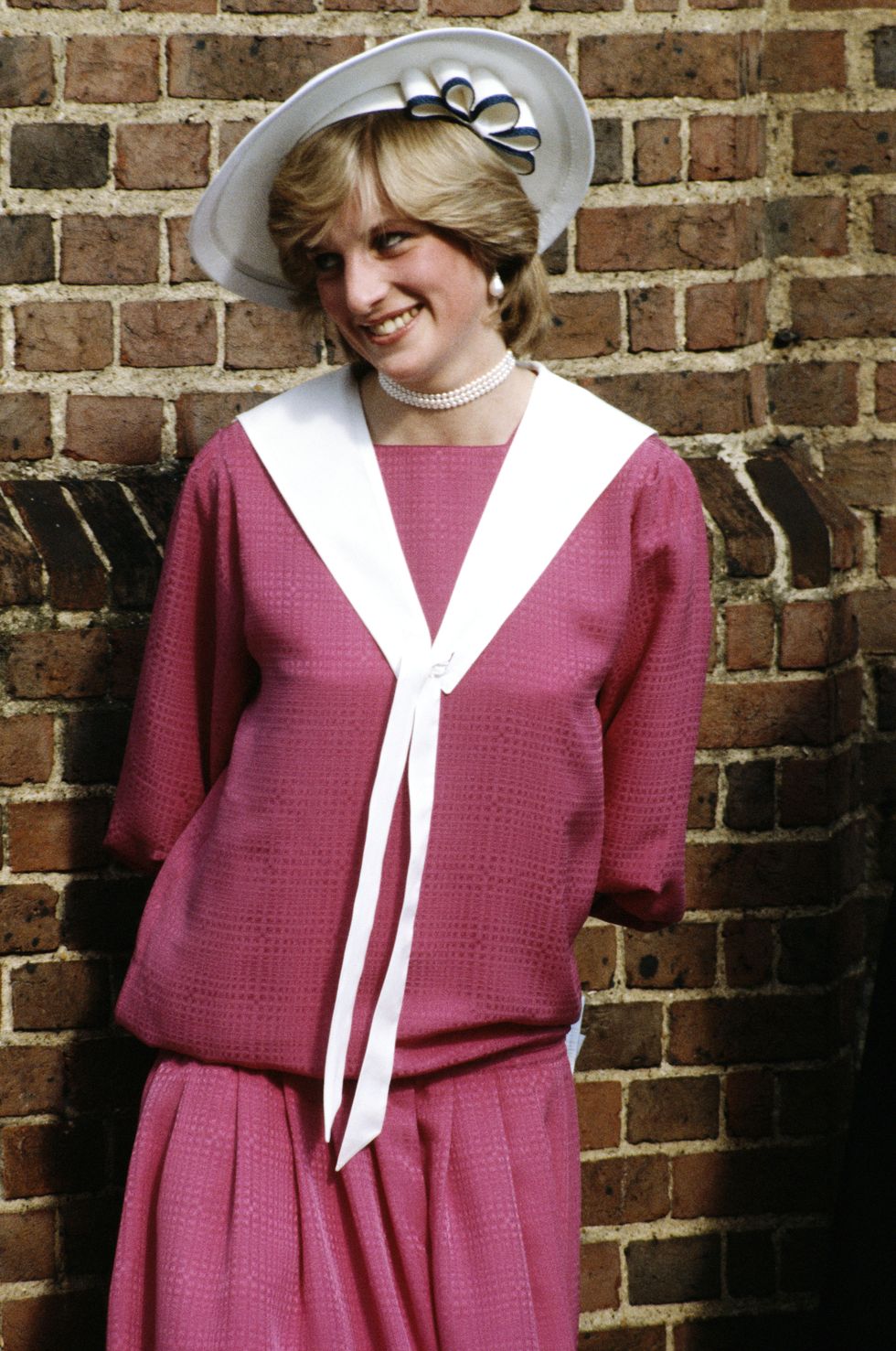 戴安娜雕像揭幕,戴安娜王妃雕像图