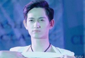 亲爱的热爱的韩商言腹肌,韩商言露出全部腹肌