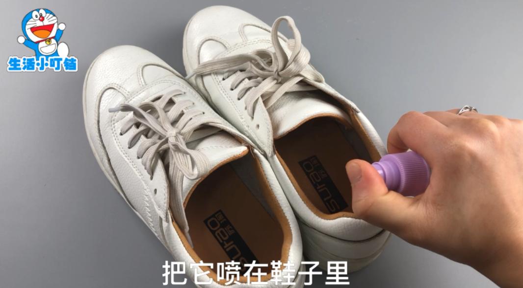 鞋里有汗臭味别着急？只需用这几招，不用刷洗轻松去除掉汗臭