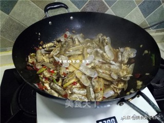 如何让蛏子吐沙又快又干净,如何让蛏子吐沙子