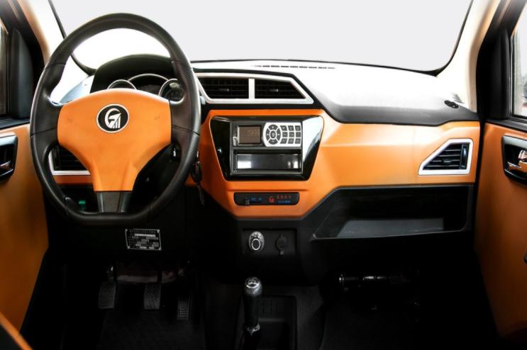 富路全封闭式燃油三轮摩托车新款,富路金骏马三轮摩托车驾驶体验