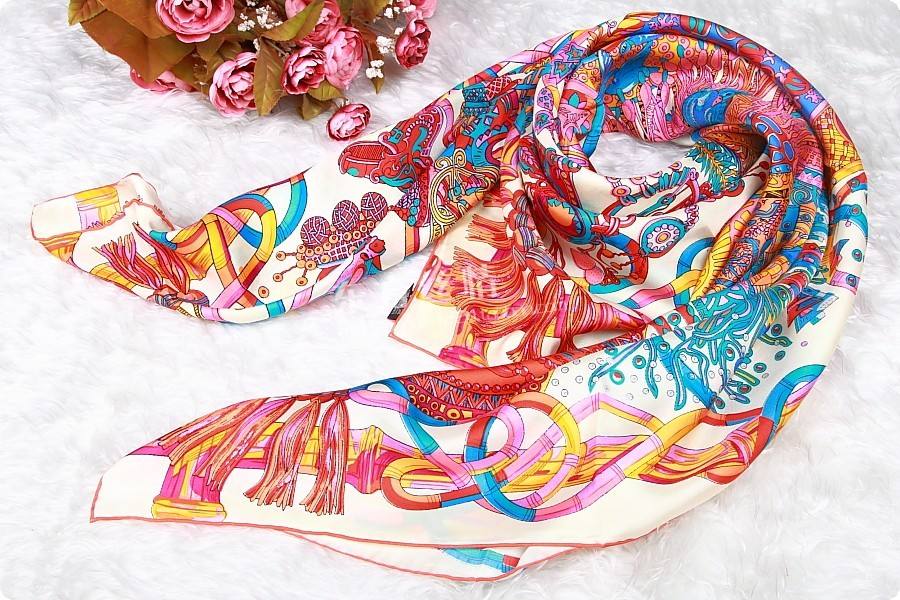 Hermès的成功不是偶然，1000个爱马仕丝巾线长等于地球到月球