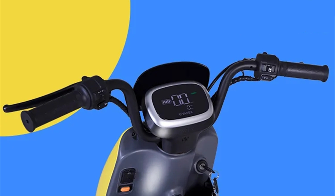 雅迪电动车e20运动版,雅迪dv2都市版