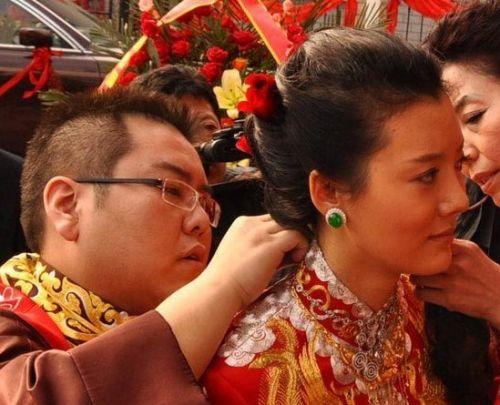 王石向清华捐款53亿是真是假,王石回应捐款53亿股票