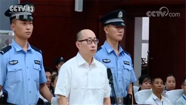 保时捷女司机老公被免职后续,保时捷女车主丈夫被免职后续