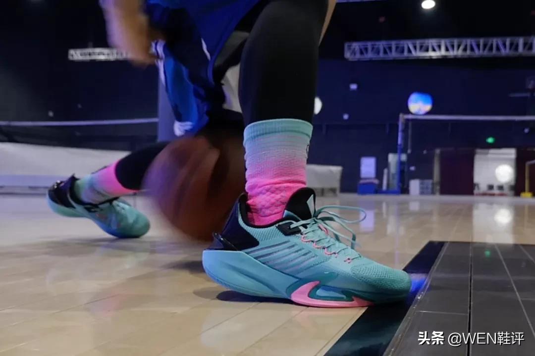 推荐一双李宁或特步跑鞋,一双轻便又舒适的鞋特步