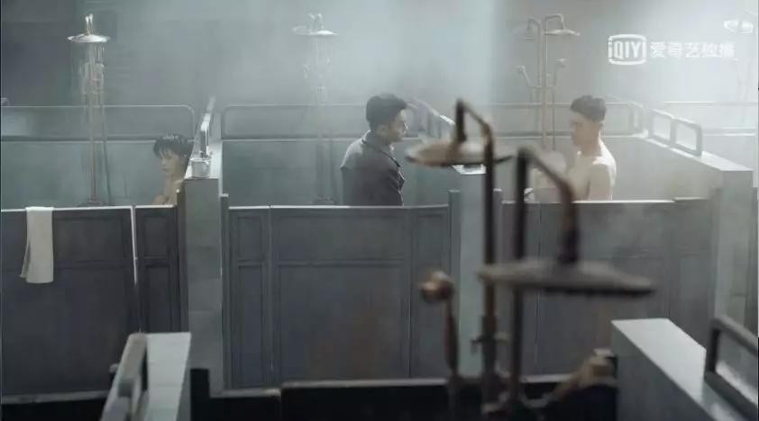 ​年轻人！玩这么大？但这不应该是女主手里拿着的戏码吗？