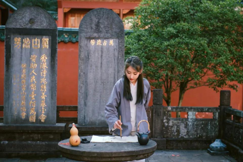 五一山顶云海露营攻略,云海悬崖旅游攻略