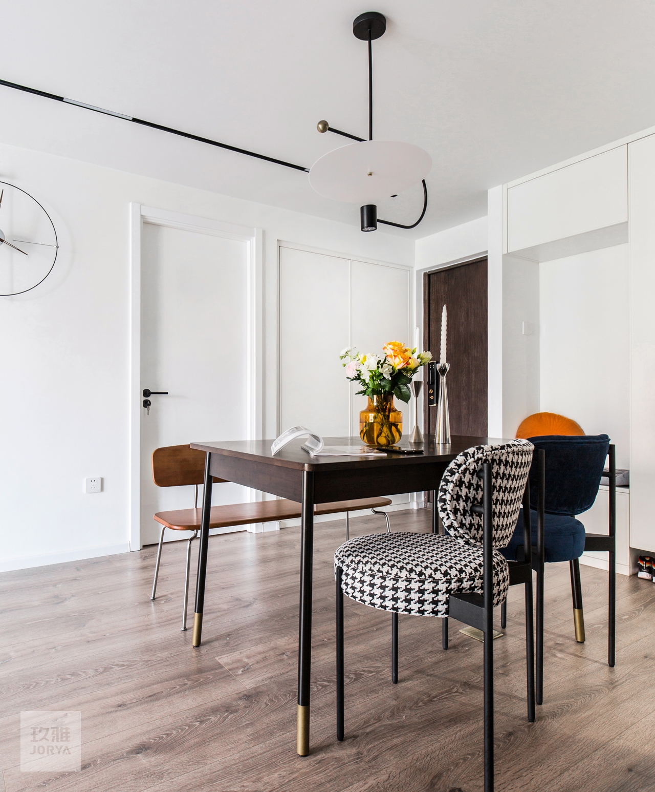 磁吸轨道灯怎么安装显得高级,嵌入式磁吸轨道灯安装视频