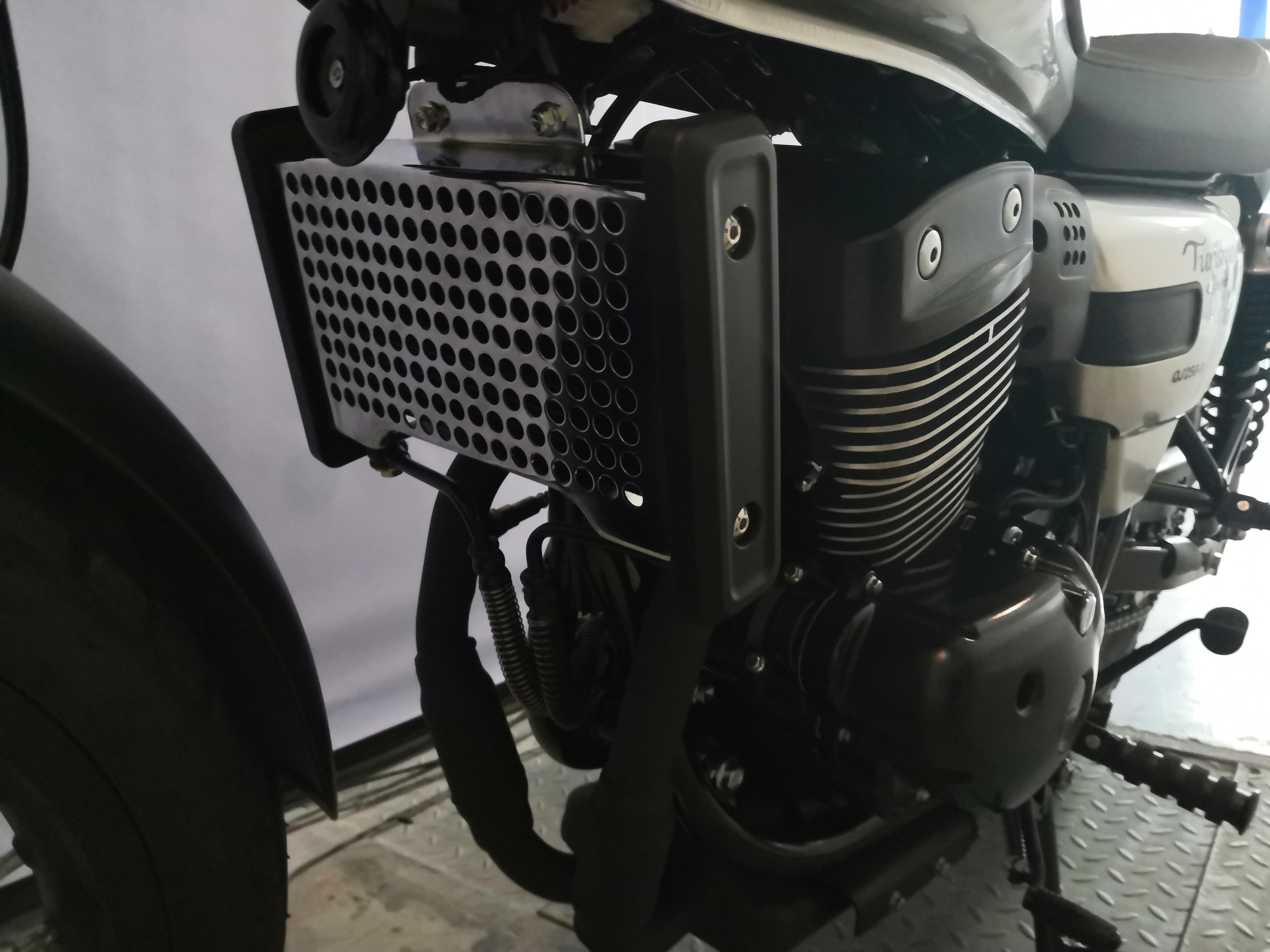 qjmotor逸250复古摩托测评,逸250深度测评