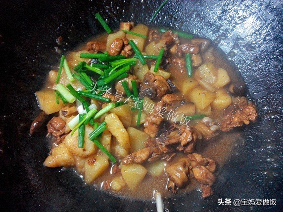 香菇土豆鸡肉最好吃的做法,鸡肉焖土豆香菇做法