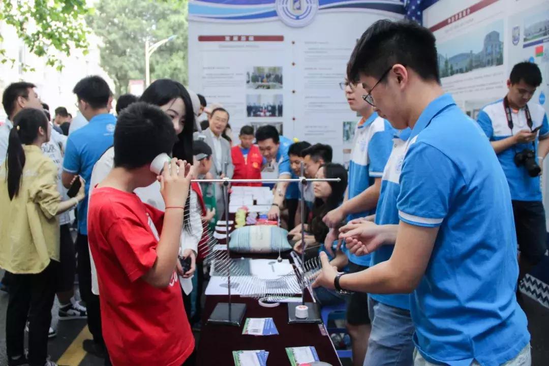 确认过眼神这是谁唱的歌,确认过眼神是过年要加班的人