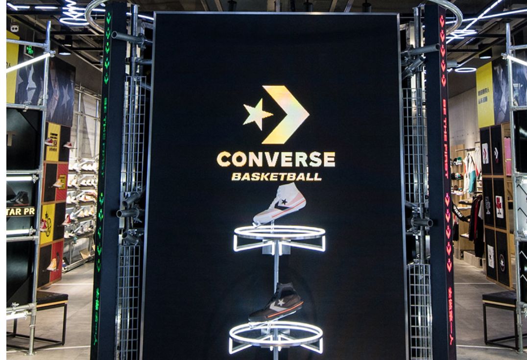 versace的创始人被枪杀,versace发生了什么