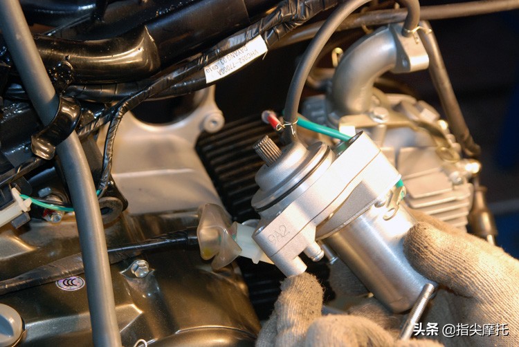 摩托车故障灯亮起启动没反应,摩托车启动出现响声的故障