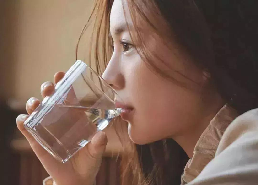 一支冻干粉6瓶精华液,一支冻干粉6瓶精华