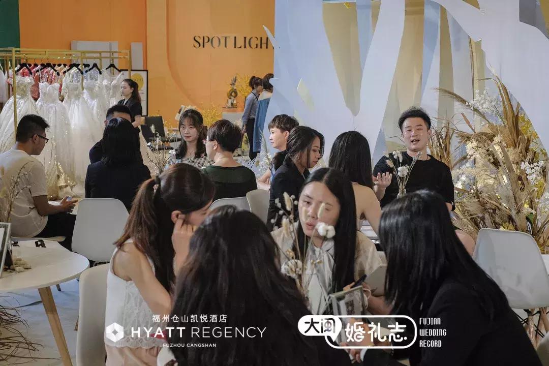 从万元婚纱照到10万婚宴，为什么全福州备婚的人都来参加喜事会