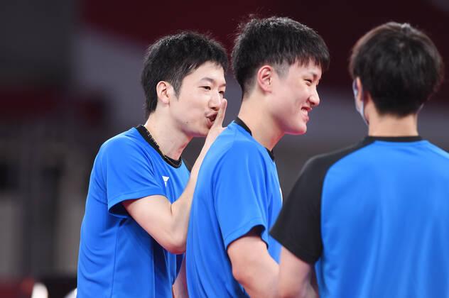 刘国梁孔令辉表情反差,刘国梁马龙表情