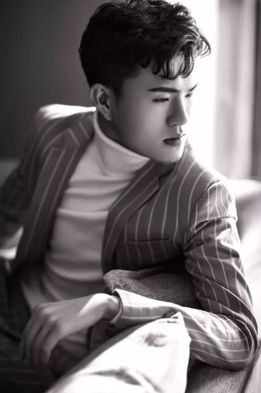 邓昇:夏朝邓子,才高八昇,低调做主持,舞台就是认真地「玩」