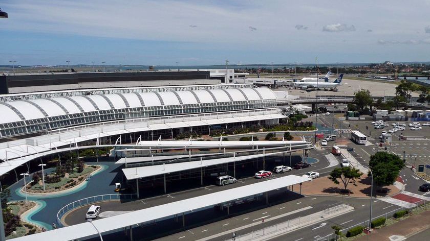 全球机场免税店必买清单,新年机场旅游攻略