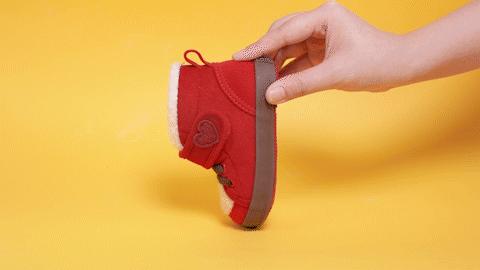 这四种鞋正在威胁孩子的安全,儿童的鞋怎么样才不伤脚