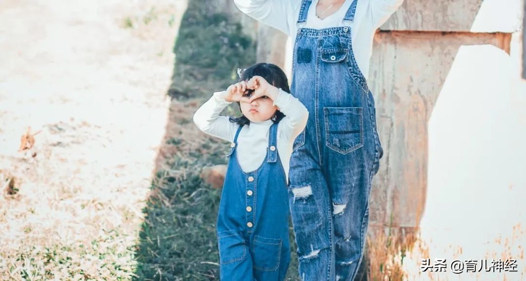 胡可成功的秘诀就是示弱,胡可育儿套路大揭秘